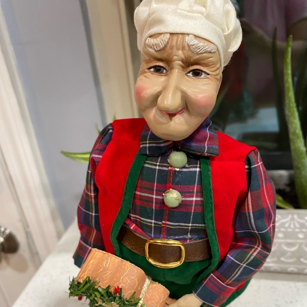 Rare Adult Caroler Male Figurine Caroling Vintage